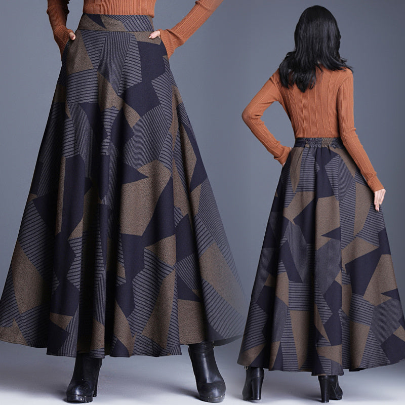 Mid-length woolen skirt